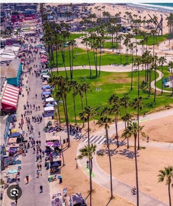 Santa Monica Pier 5 Min Walk Sleeps 5 Near Promenade