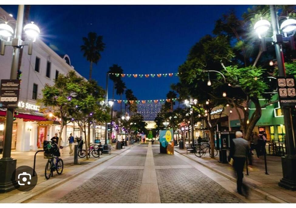 Santa Monica Pier 5 Min Walk Sleeps 5 Near Promenade